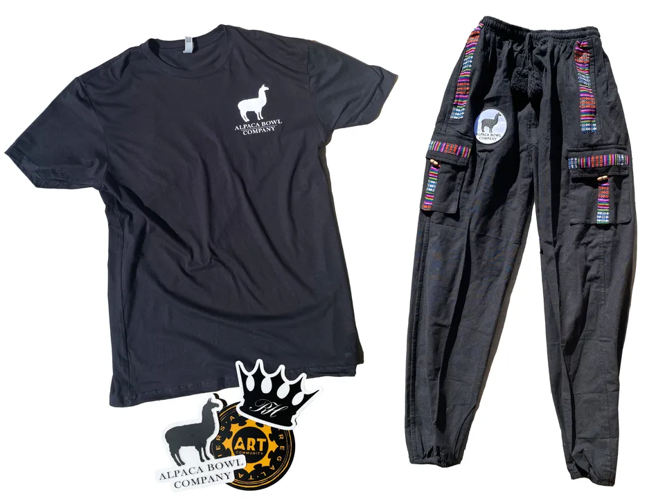 alpaca-jogger-set-schwarz-hose-t-shirt-unisex image 1